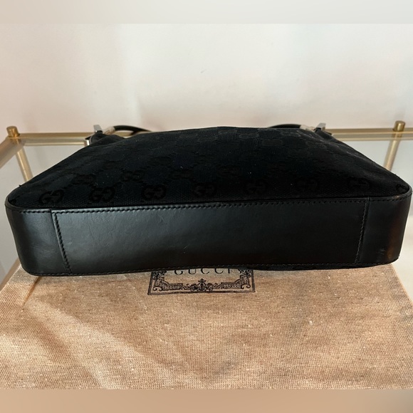 Authentic Gucci GG Canvas Shoulder Bag - Picture 4 of 12